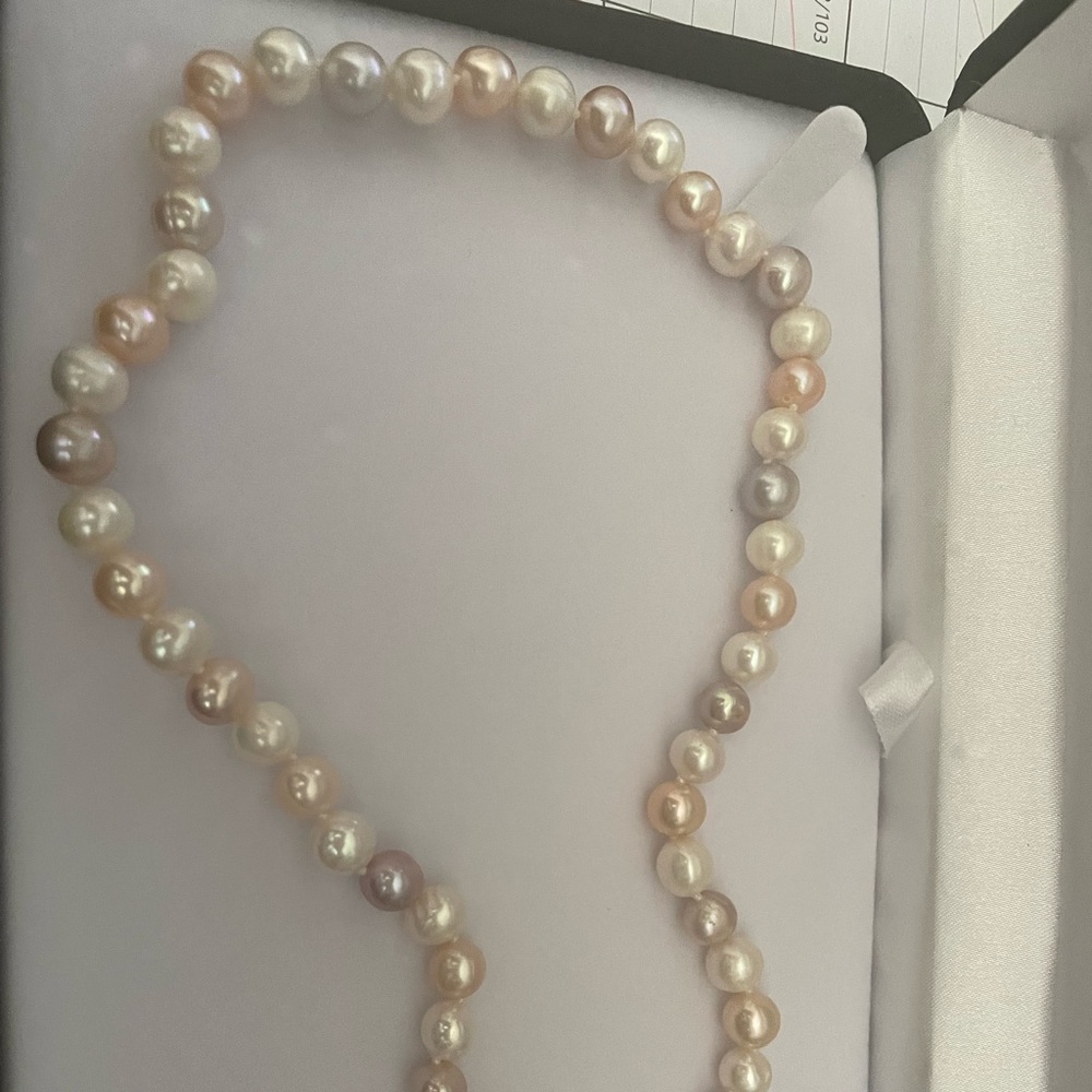 EFFY Pearl Lace Necklace. Multi colored pearls, single strand.
